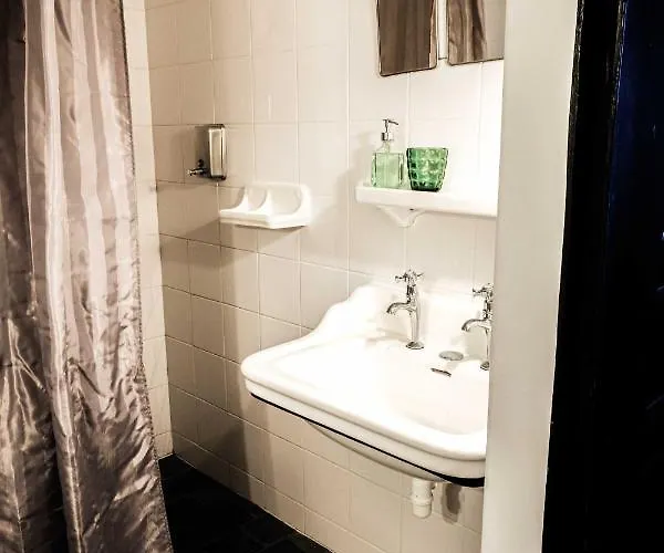 Au Velocipede Bed & Breakfast